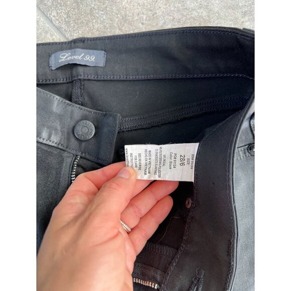Level 99 NWT Forever Black Collection Mid Rise Coated Skinny Jeans Size 28/6 - Picture 9 of 13